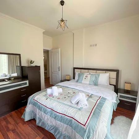 Gaia Stylish Duplex By Holidaykeys *