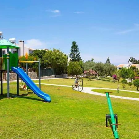 Villa Gaia Stylish Duplex By Holidaykeys Kyrenia (Northern Cyprus)