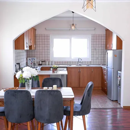 Gaia Stylish Duplex By Holidaykeys
