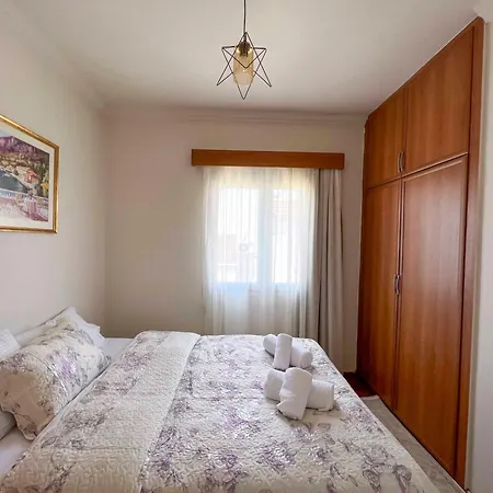 Gaia Stylish Duplex By Holidaykeys Kyrenia (Northern Cyprus)